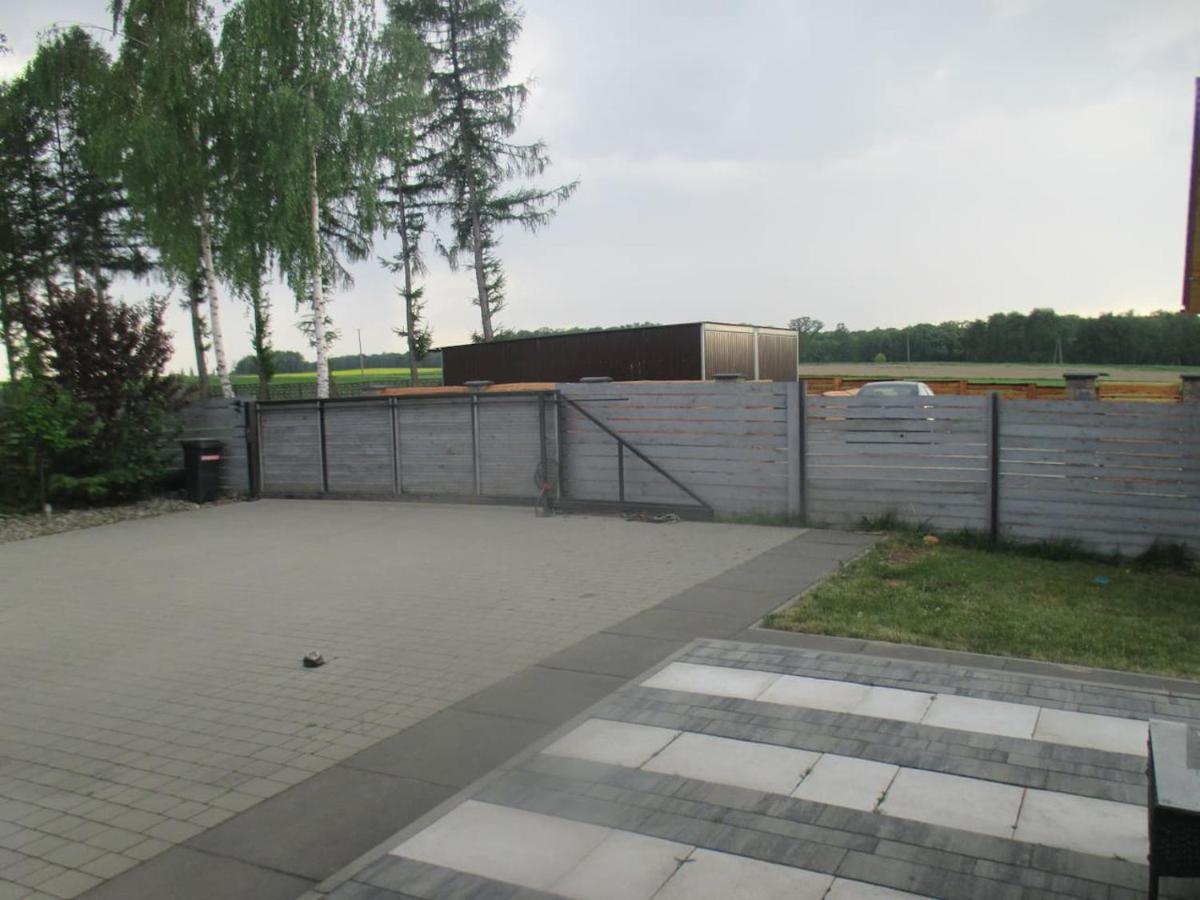 Dom Z Ogrodem Villa Laka  Exterior photo