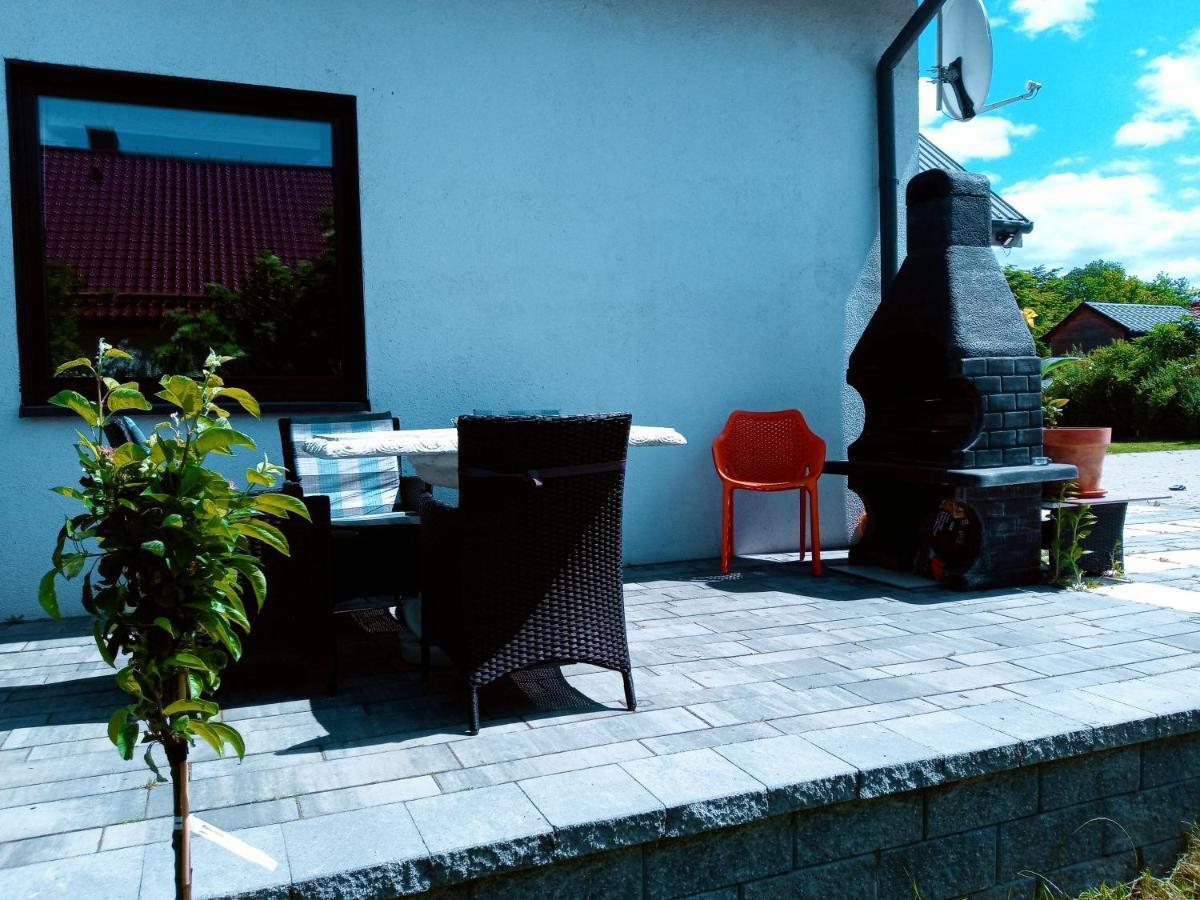Dom Z Ogrodem Villa Laka  Exterior photo